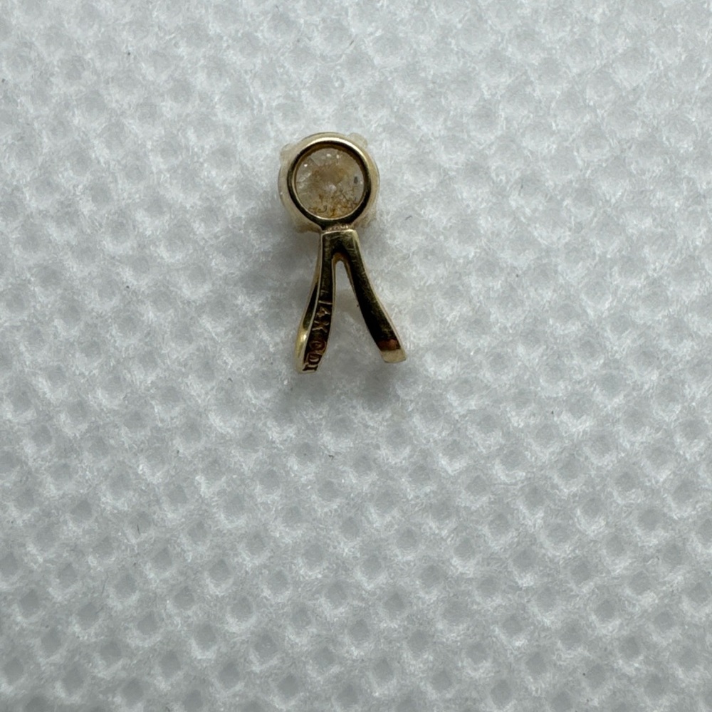 14k Yellow Gold Diamond Solitaire Pendant Round 4 Prong, 0.15 TCW, 0.24g - Picture 10 of 15